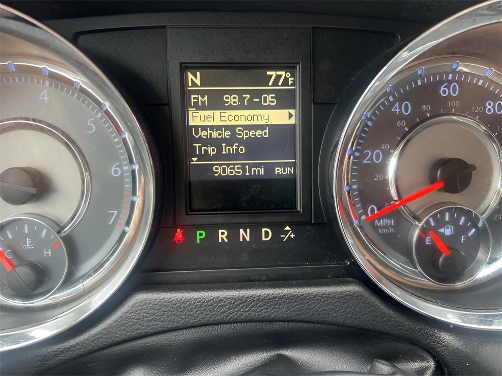 Used 2016 Chrysler Town & Country Touring image 20