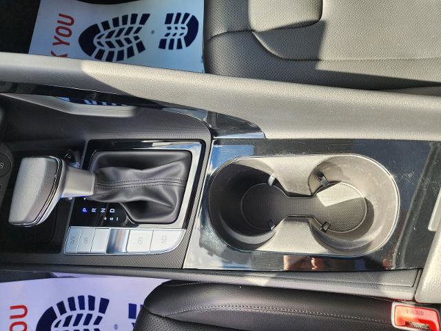 Used 2025 Hyundai Elantra Limited image 15