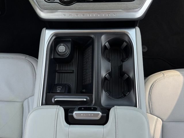 Certified 2025 Ford Expedition Platinum AWD/4WD image 32