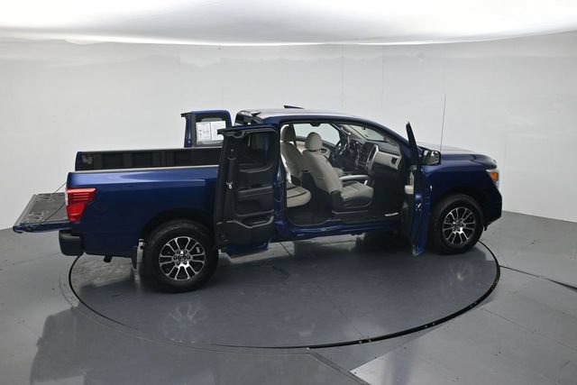 Used 2020 Nissan Titan SV w/ SV Convenience Package AWD/4WD image 47