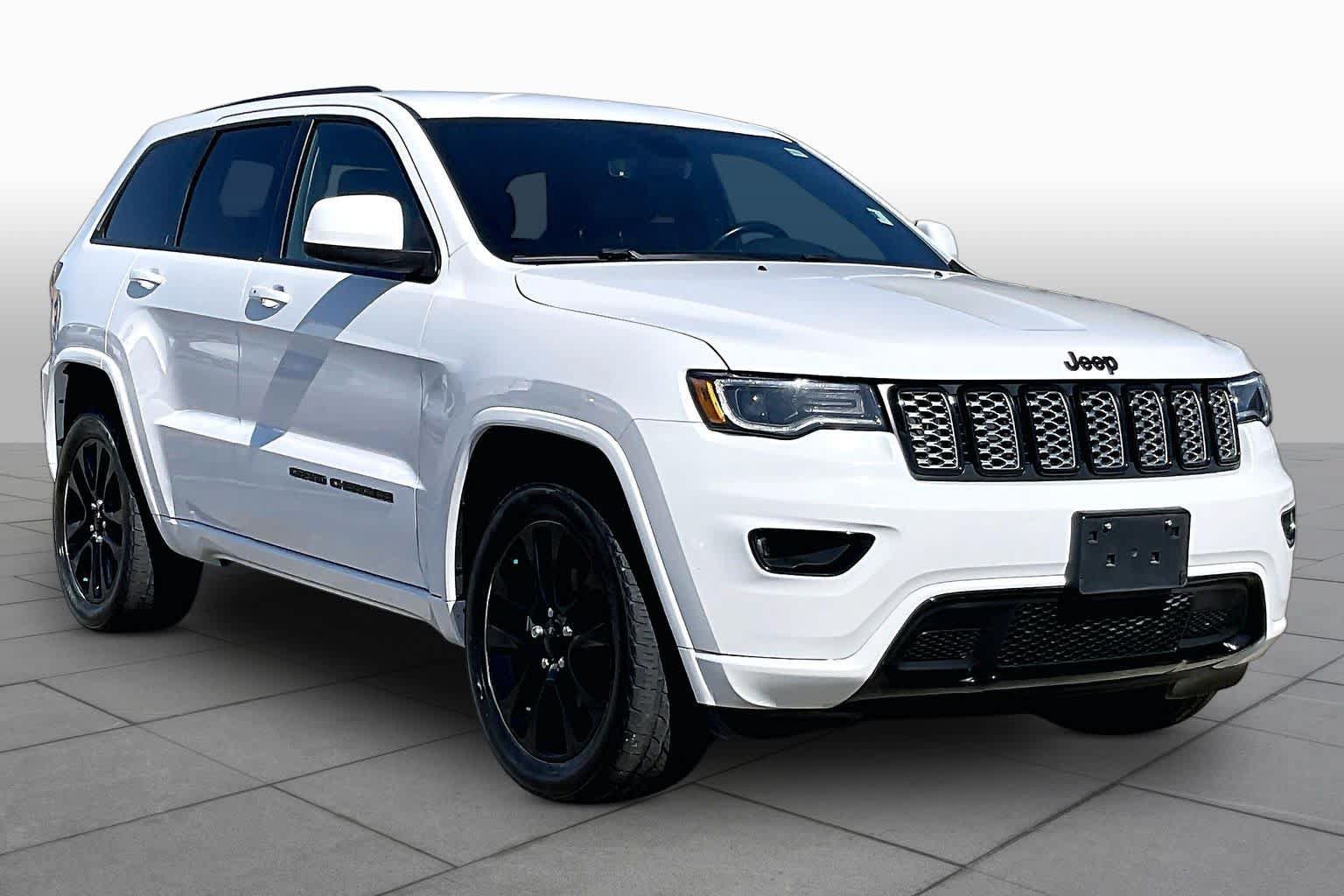 Used 2020 Jeep Grand Cherokee Altitude AWD/4WD image 3