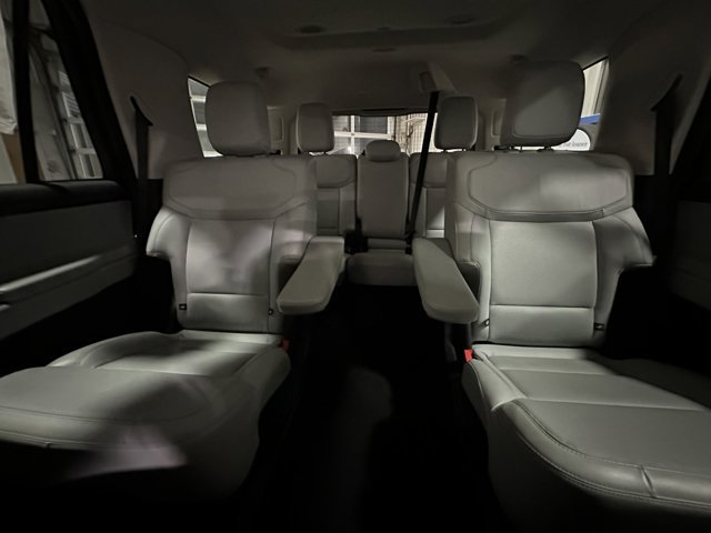 Certified 2025 Ford Expedition Platinum w/ Driver's Package AWD/4WD image 14