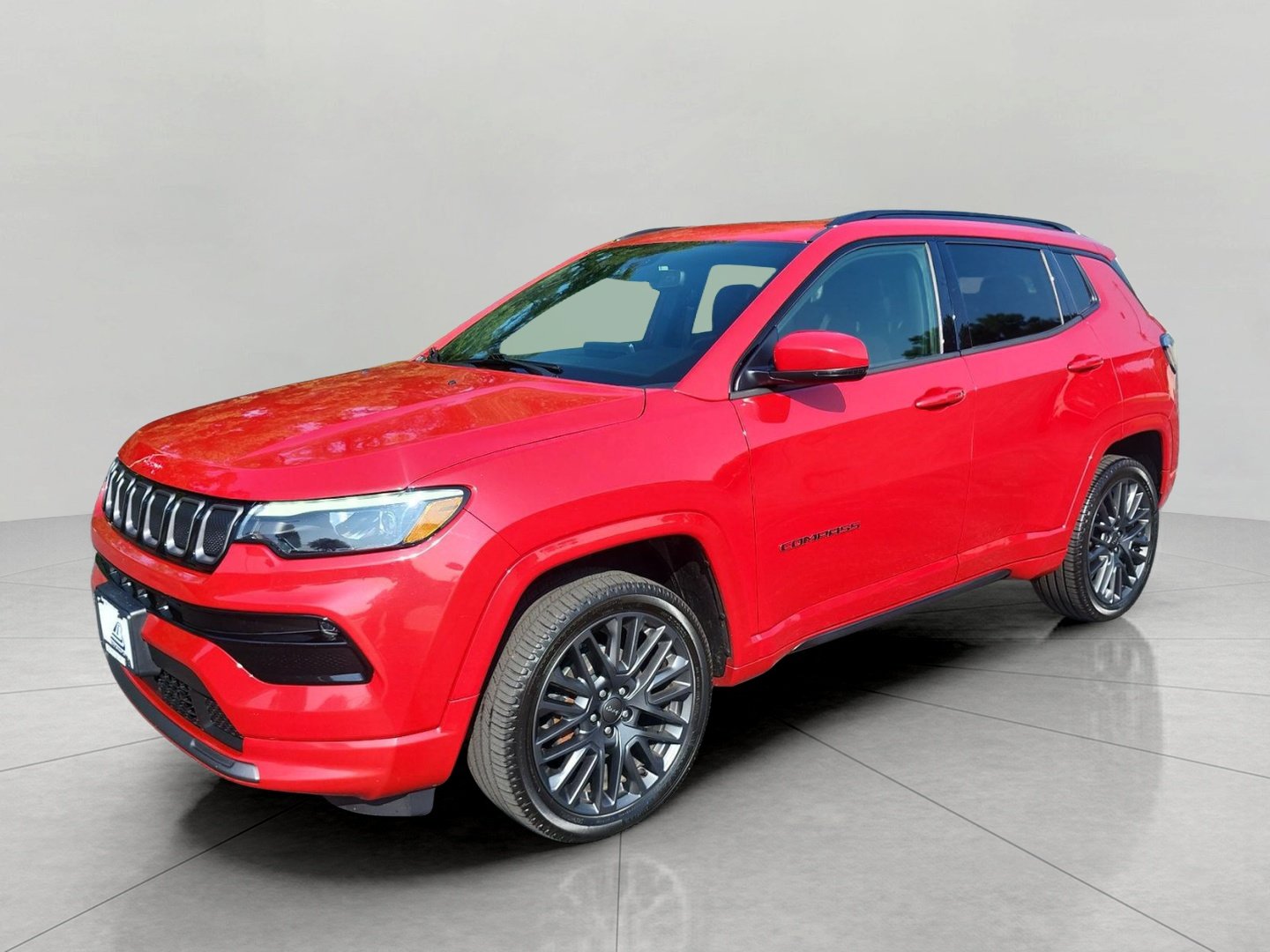 Used 2022 Jeep Compass Limited w/ (RED) Package AWD/4WD image 3