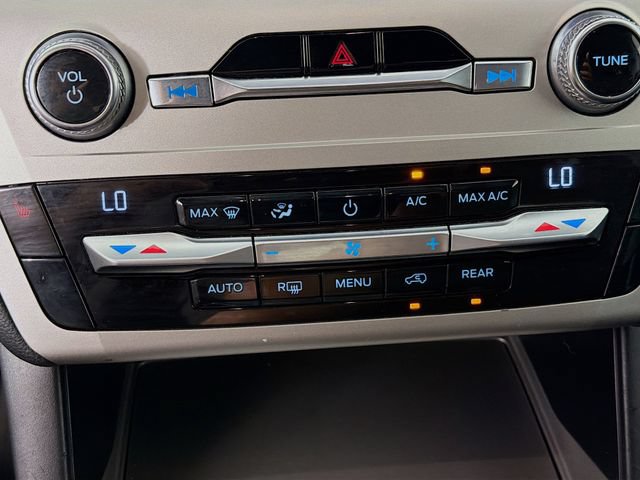 Certified 2021 Ford Explorer XLT RWD image 19