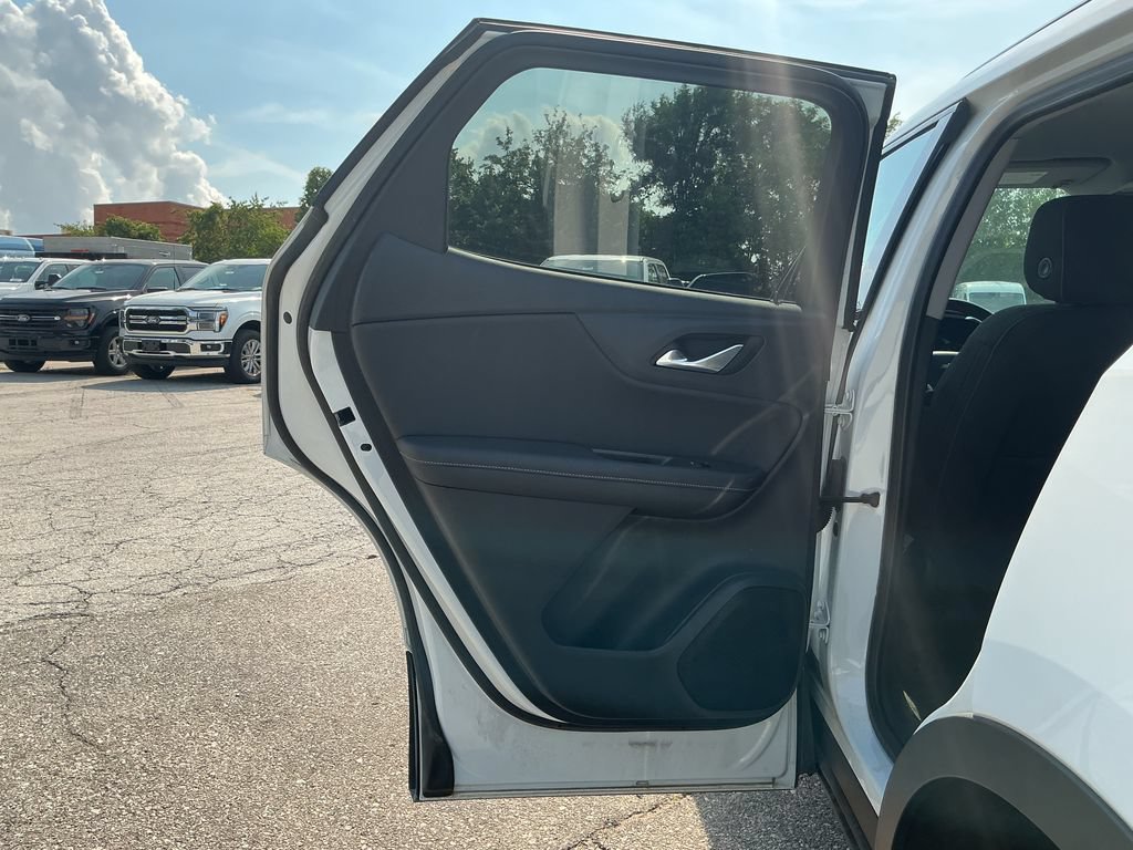 Used 2024 Chevrolet Blazer LT w/ Convenience Package FWD image 13