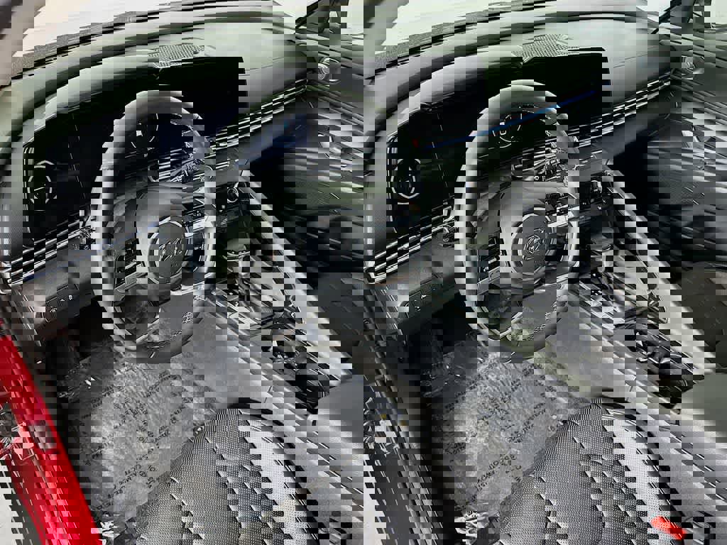 Used 2022 Hyundai Elantra Limited image 9