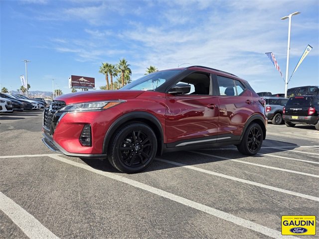 Used 2023 Nissan Kicks SR image 3
