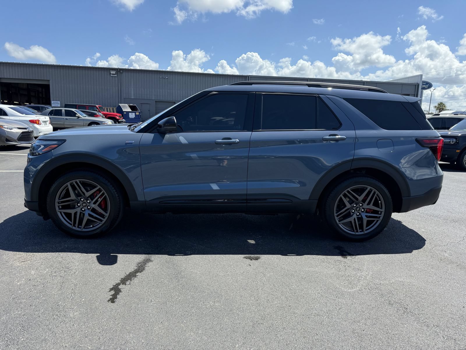 Certified 2026 Ford Explorer ST-Line w/ ST-Line Street Pack RWD image 8