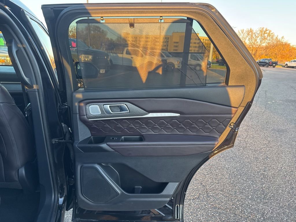 Certified 2025 Ford Explorer Platinum w/ Ultimate Package image 48