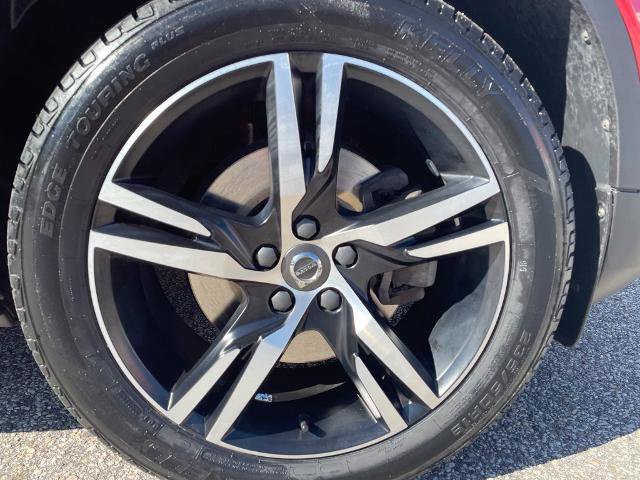 Used 2021 Volvo XC40 T5 R-Design w/ Climate Package AWD/4WD image 5