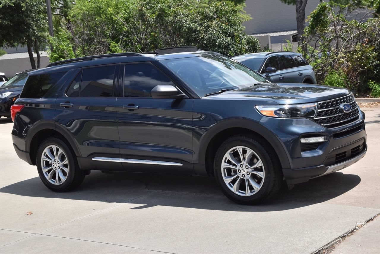 Certified 2024 Ford Explorer XLT w/ Equipment Group 202A AWD/4WD image 5