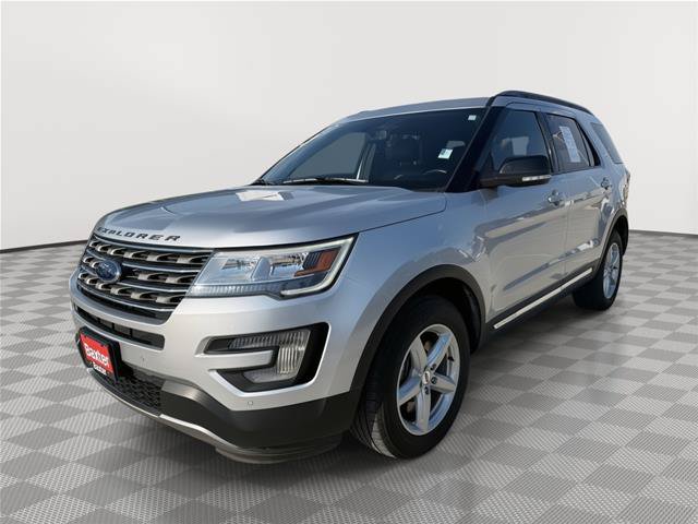 Certified 2017 Ford Explorer XLT w/ Equipment Group 202A AWD/4WD image 3