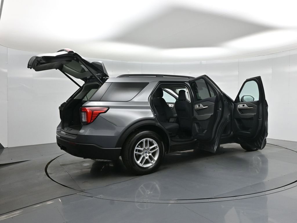 Certified 2025 Ford Explorer Active image 6