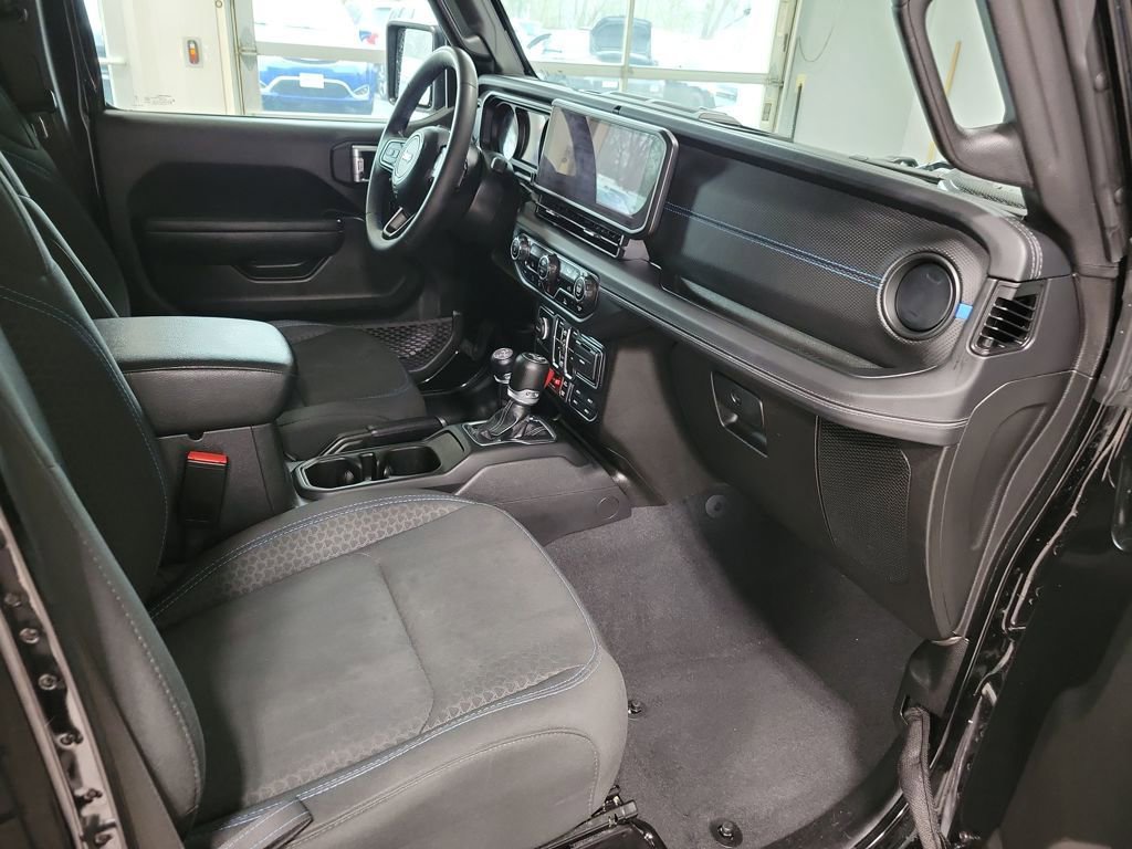 Used 2024 Jeep Wrangler Unlimited Rubicon 4xe AWD/4WD image 6