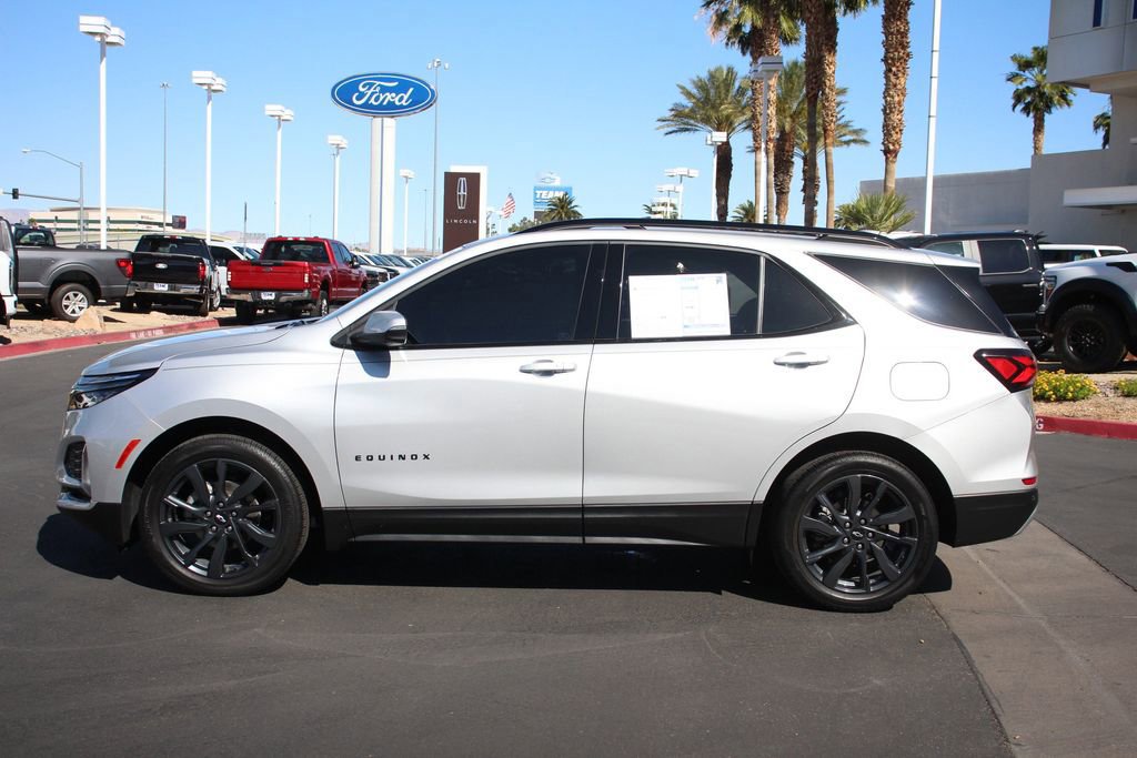 Used 2022 Chevrolet Equinox RS w/ Infotainment Package image 4