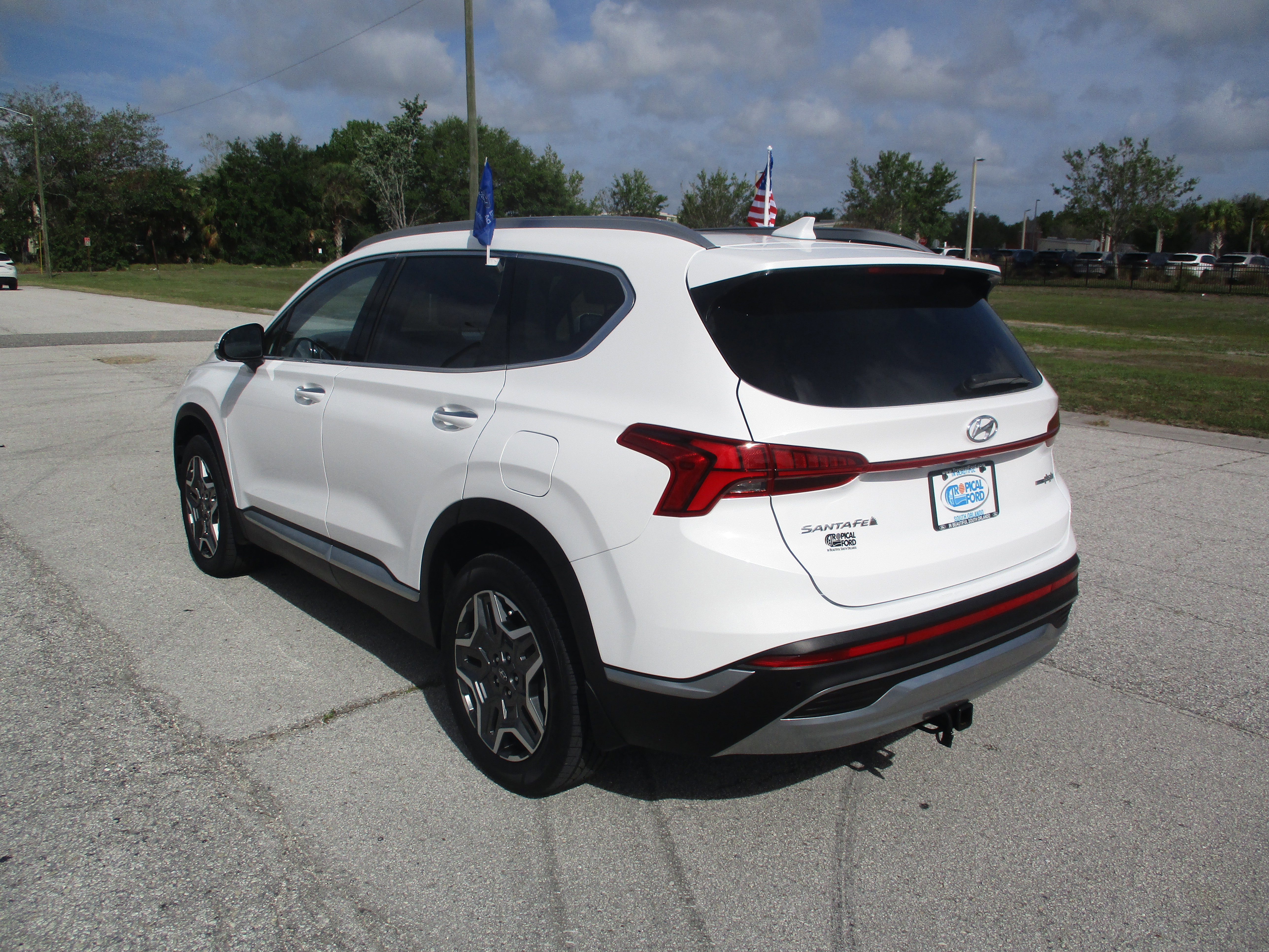 Used 2023 Hyundai Santa Fe Limited AWD/4WD image 3