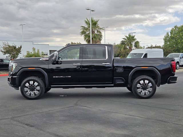 Used 2024 GMC Sierra 2500 Denali AWD/4WD image 7