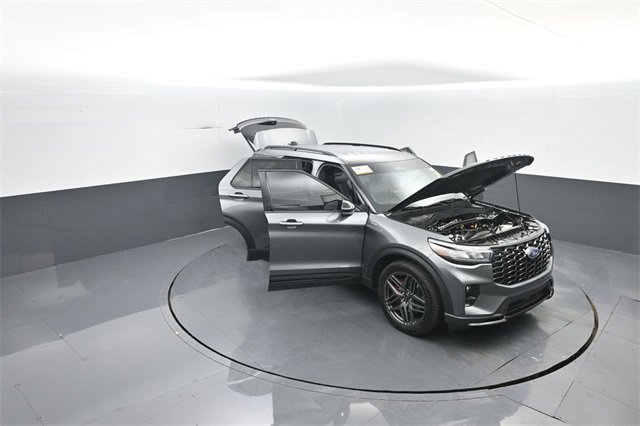 Certified 2025 Ford Explorer ST-Line w/ Premium Package image 35