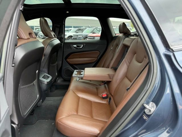 Used 2023 Volvo XC60 B5 Plus AWD/4WD image 19