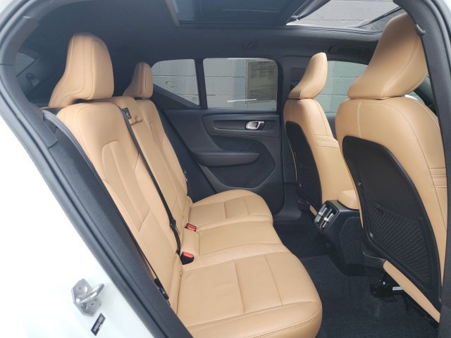 Used 2020 Volvo XC40 T5 Momentum w/ Protection Package AWD/4WD image 14
