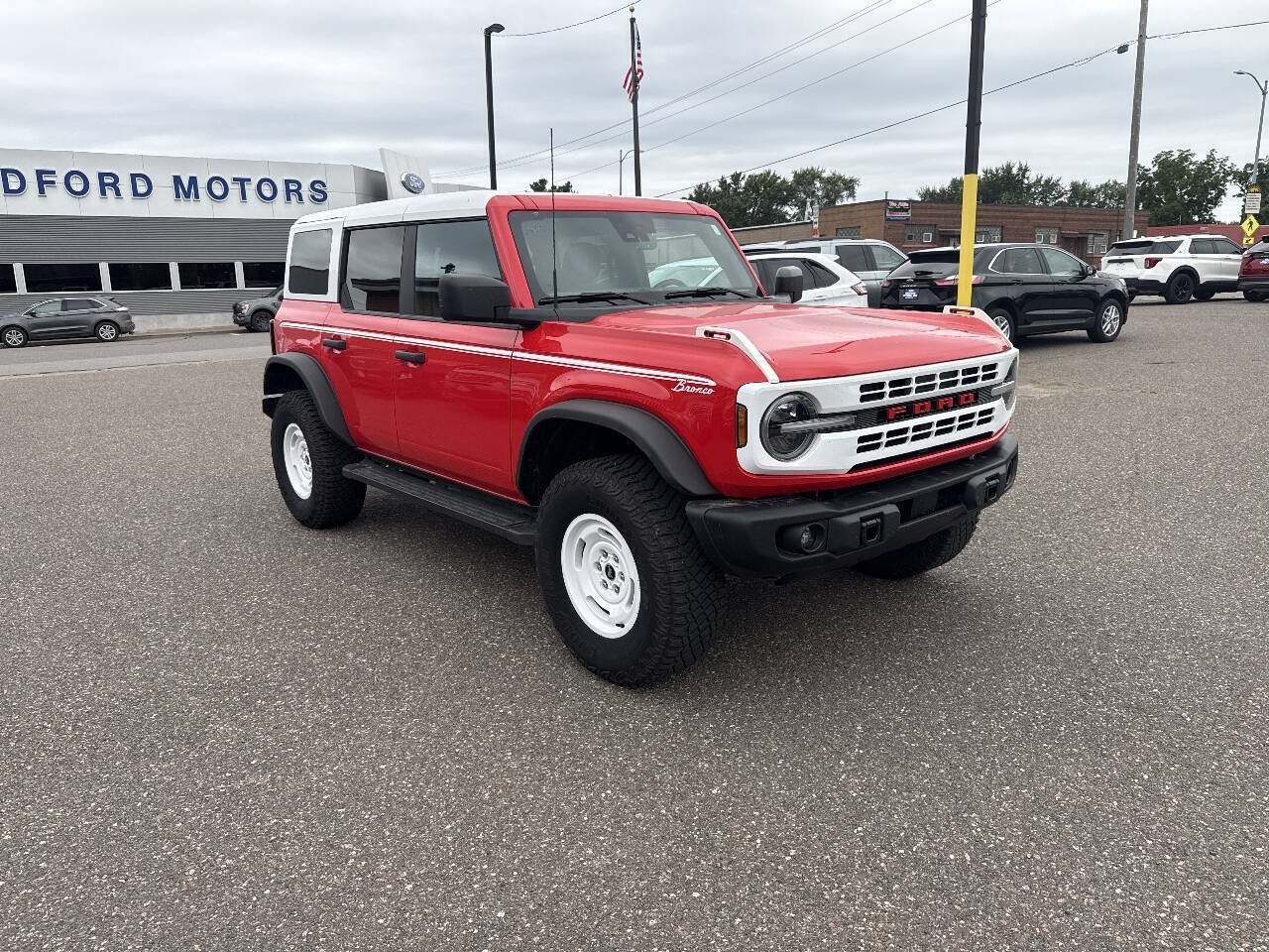 Certified 2023 Ford Bronco Heritage Edition AWD/4WD image 9