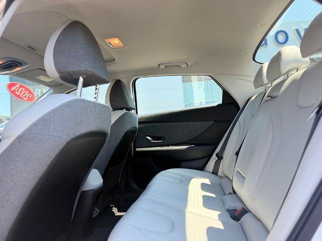 Used 2024 Hyundai Elantra Limited FWD image 23