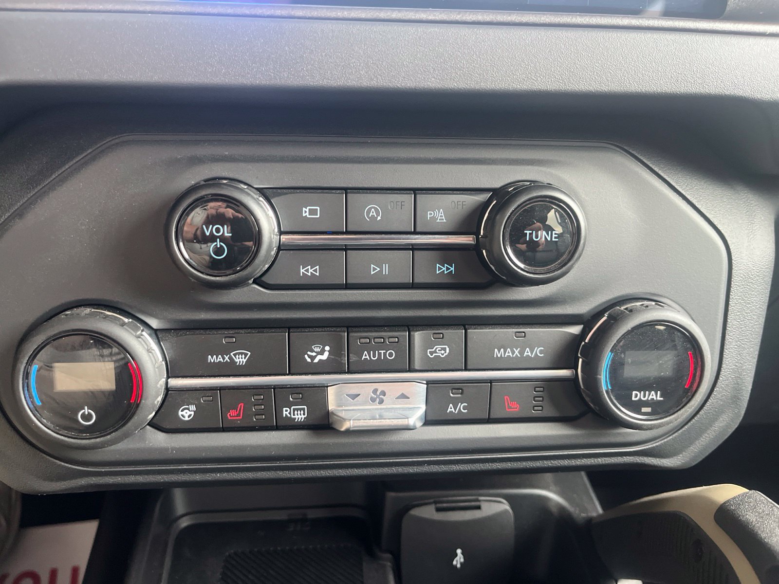 Certified 2025 Ford Bronco Badlands AWD/4WD image 23