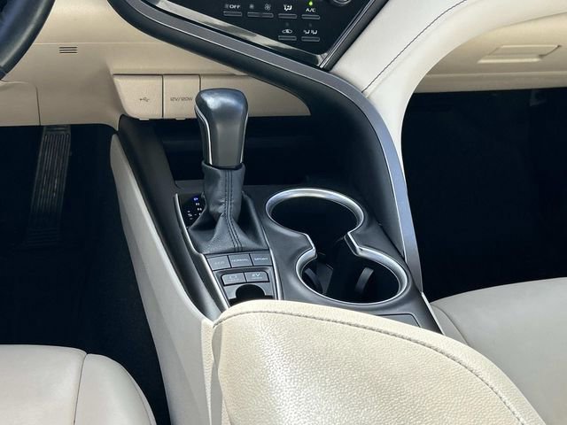 Used 2022 Toyota Camry XLE w/ Cold Weather Package image 17
