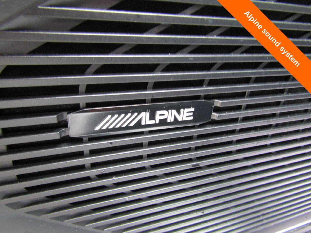 Used 2025 Jeep Wagoneer L Series II AWD/4WD image 7
