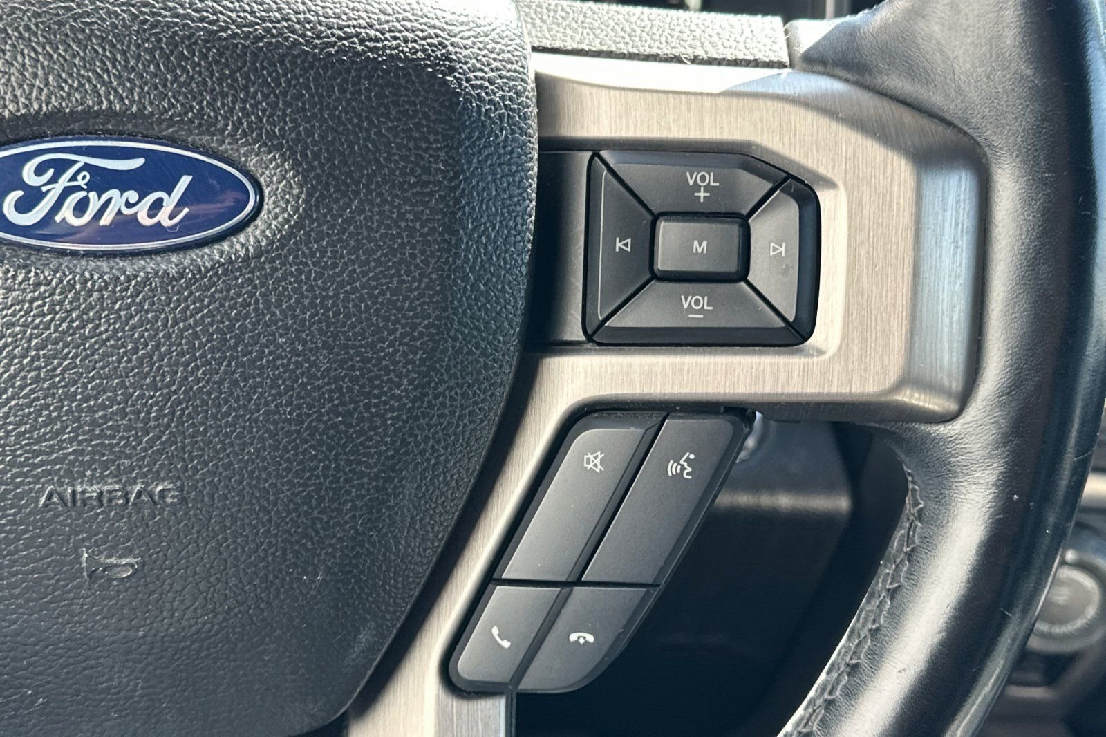 Certified 2017 Ford F150 Platinum w/ Equipment Group 701A Luxury image 26