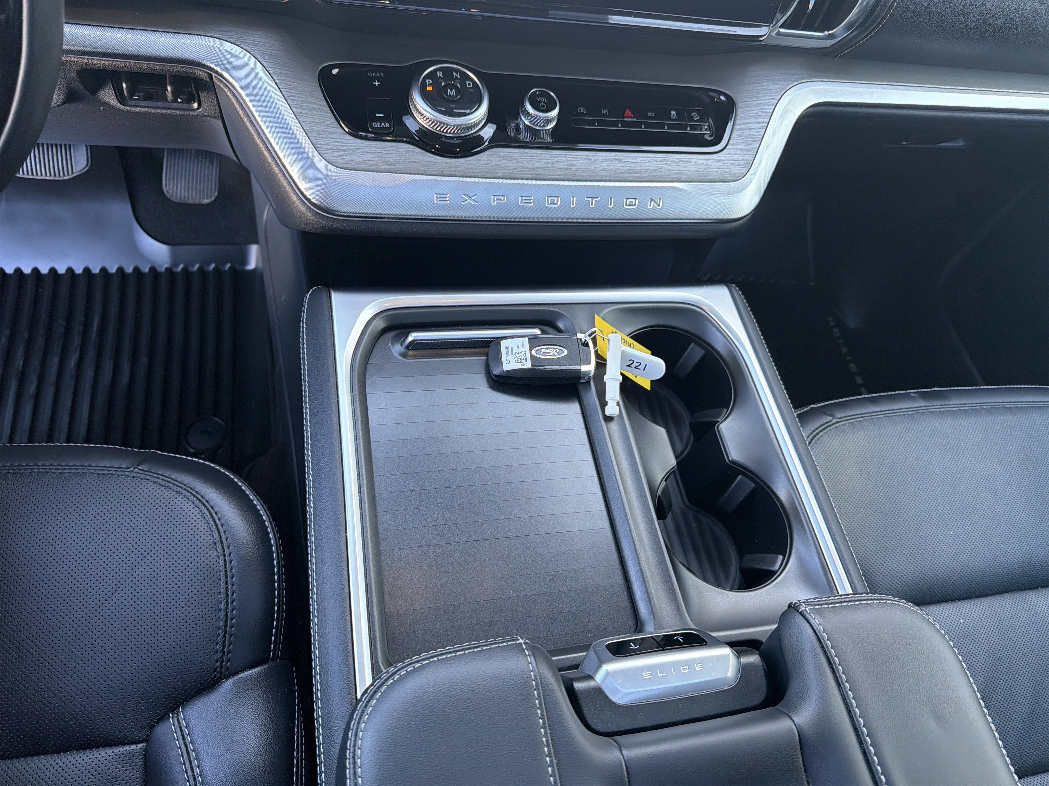 Certified 2025 Ford Expedition Platinum image 51