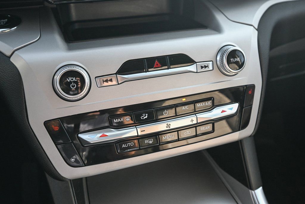 Certified 2023 Ford Explorer XLT w/ Equipment Group 202A image 41