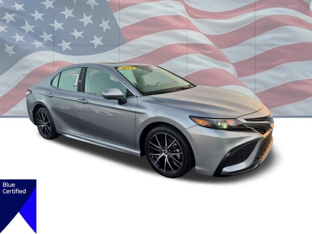 Used 2024 Toyota Camry SE w/ Cold Weather Package FWD image 7