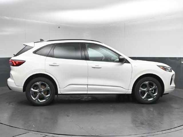Certified 2024 Ford Escape ST-Line w/ Tech Pack #1 AWD/4WD image 8