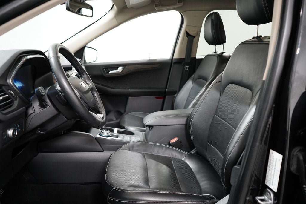 Certified 2020 Ford Escape Titanium AWD/4WD image 13