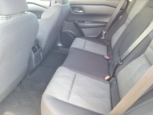 Used 2025 Nissan Rogue SV AWD/4WD image 12