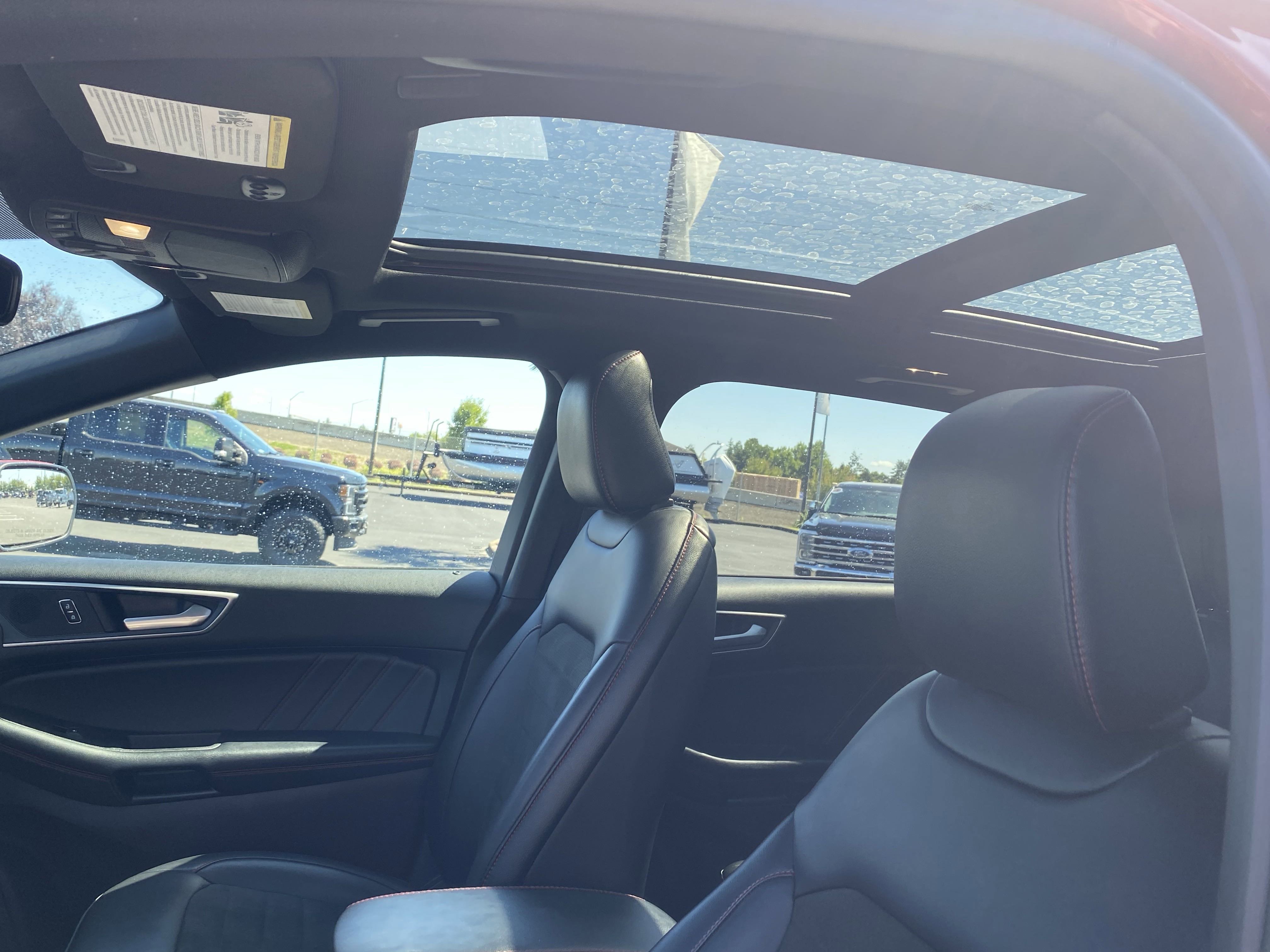 Certified 2024 Ford Edge ST-Line w/ Class II Trailer Tow Package image 15