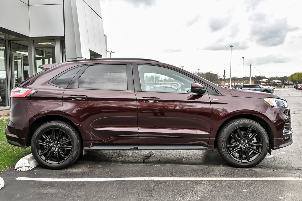 Certified 2024 Ford Edge ST-Line AWD/4WD image 11