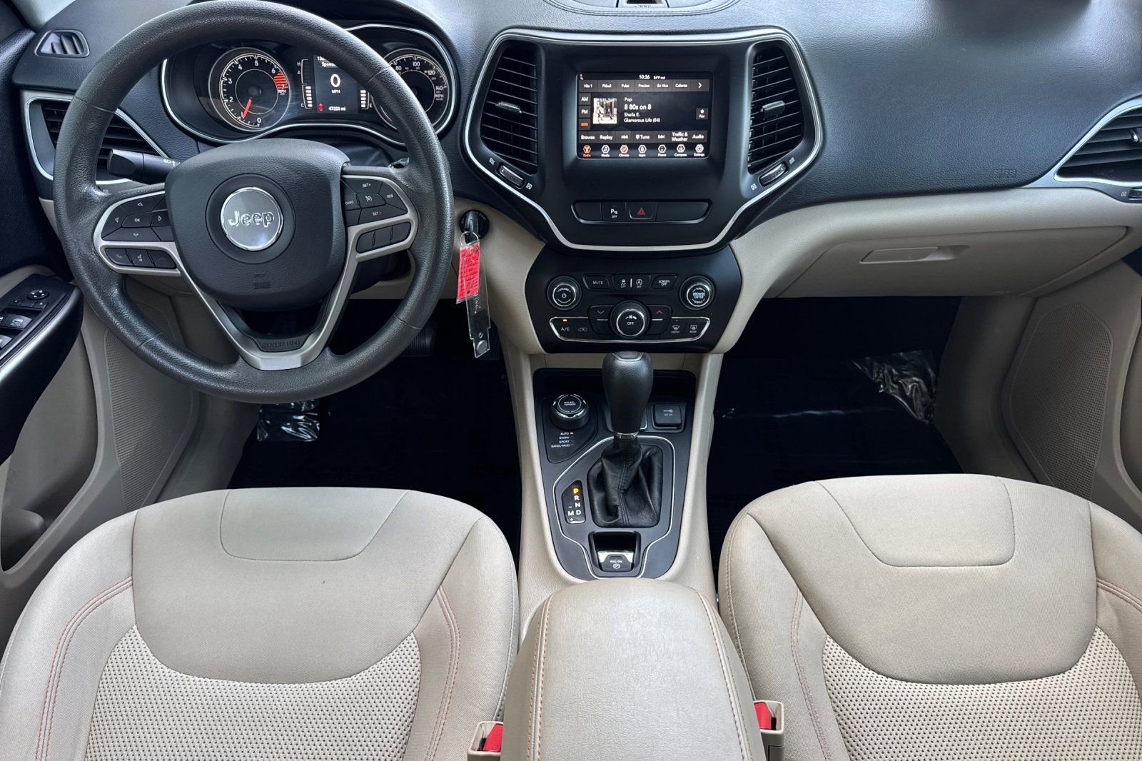 Used 2020 Jeep Cherokee Latitude AWD/4WD image 16