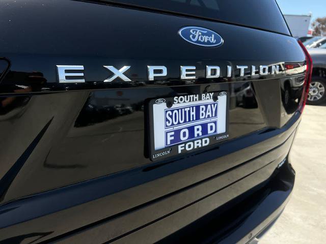 Certified 2025 Ford Expedition Max Platinum w/ Driver's Package AWD/4WD image 22