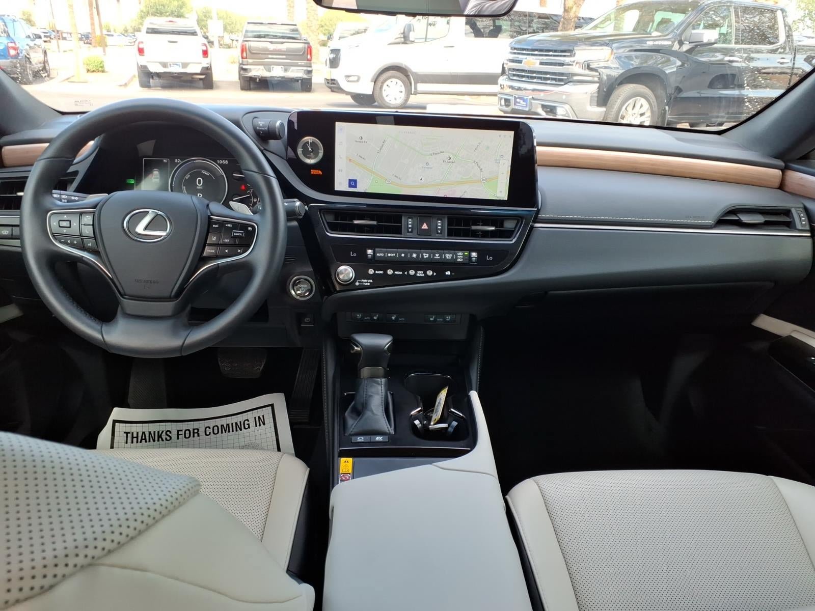 Used 2025 Lexus ES 300h w/ Premium Package FWD image 18