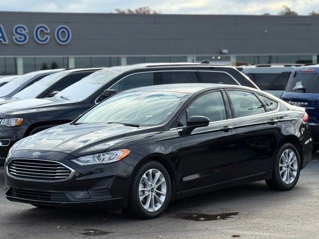 Certified 2020 Ford Fusion SE image 2
