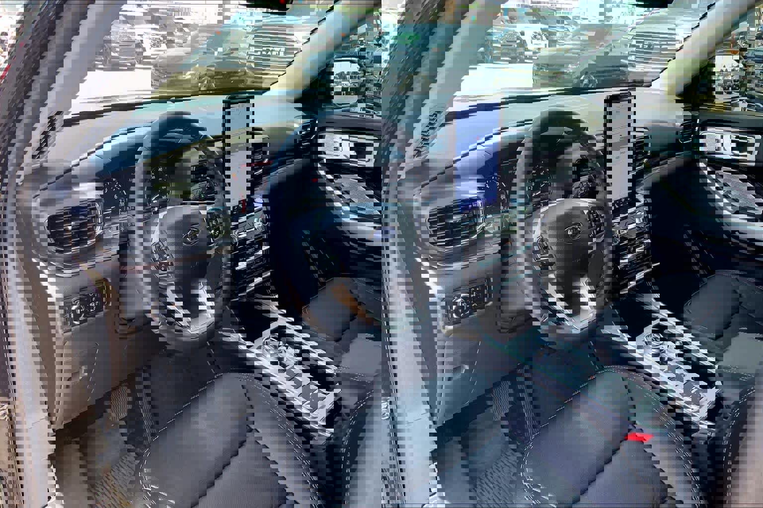 Certified 2024 Ford Explorer Limited w/ Limited Technology Package image 17