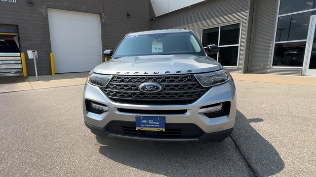 Certified 2024 Ford Explorer XLT w/ Equipment Group 202A AWD/4WD image 4