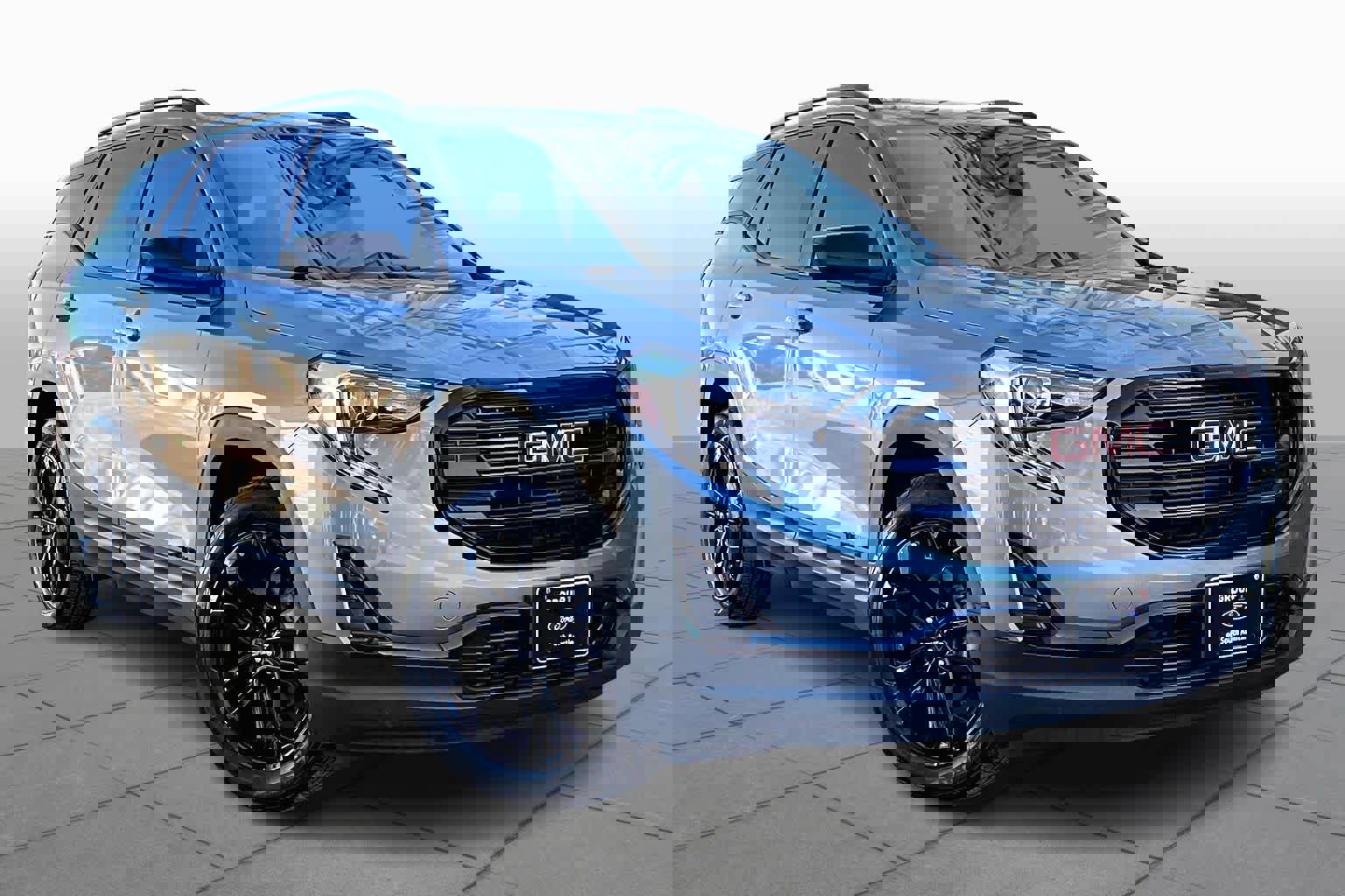 Used 2021 GMC Terrain SLE w/ Driver Convenience Package image 2