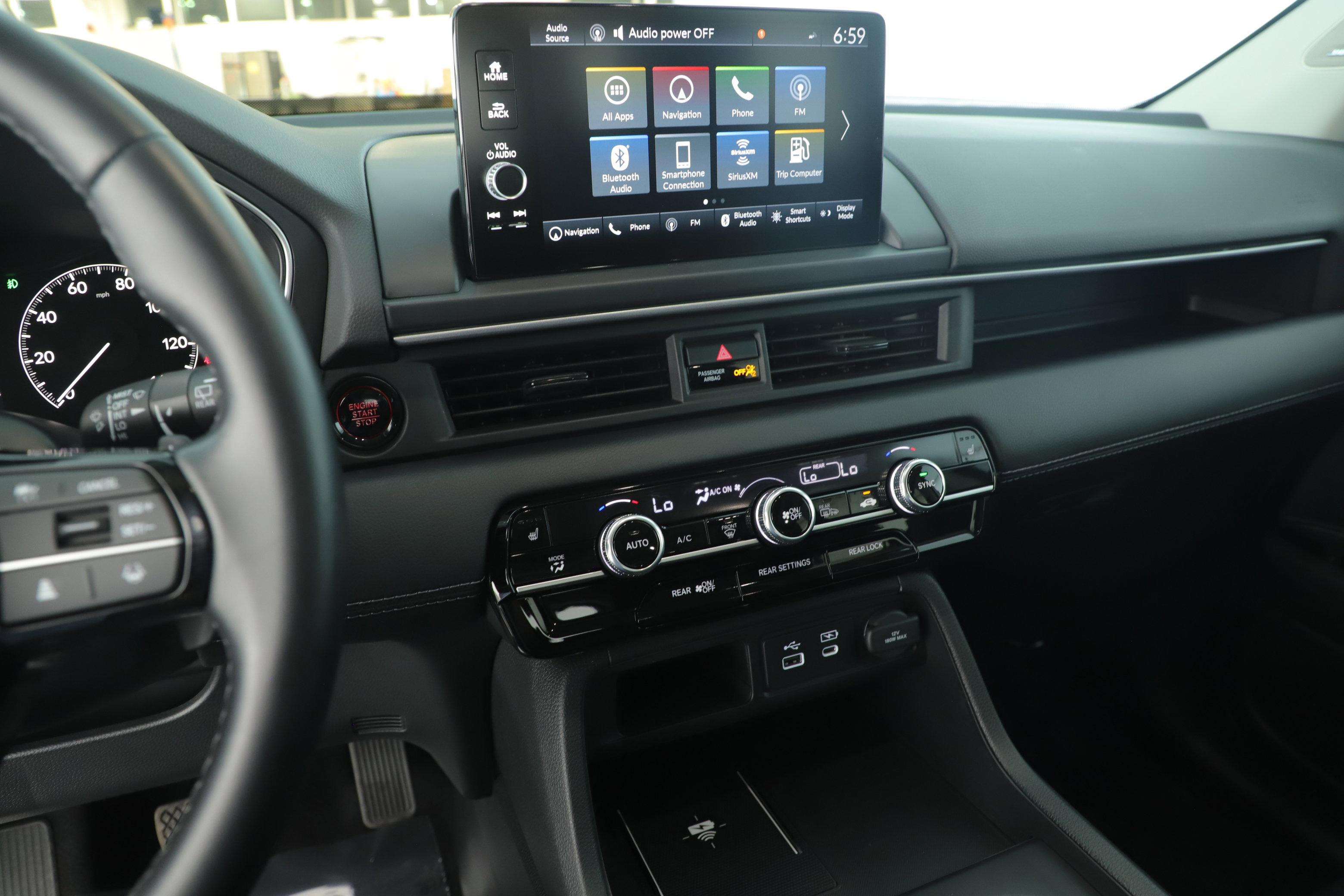 Used 2025 Honda Pilot Touring image 12