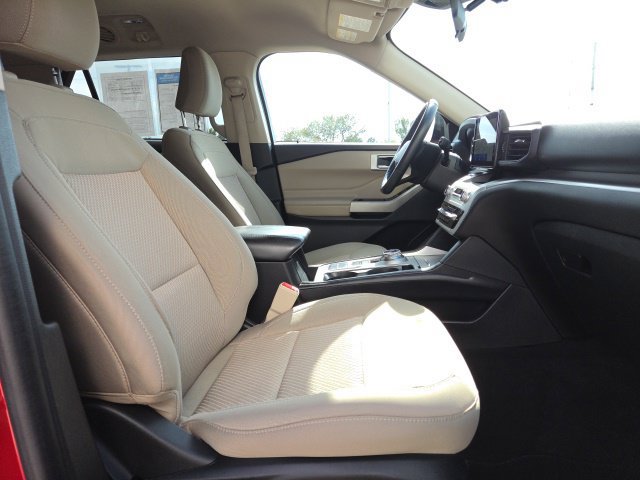 Certified 2022 Ford Explorer XLT RWD image 17