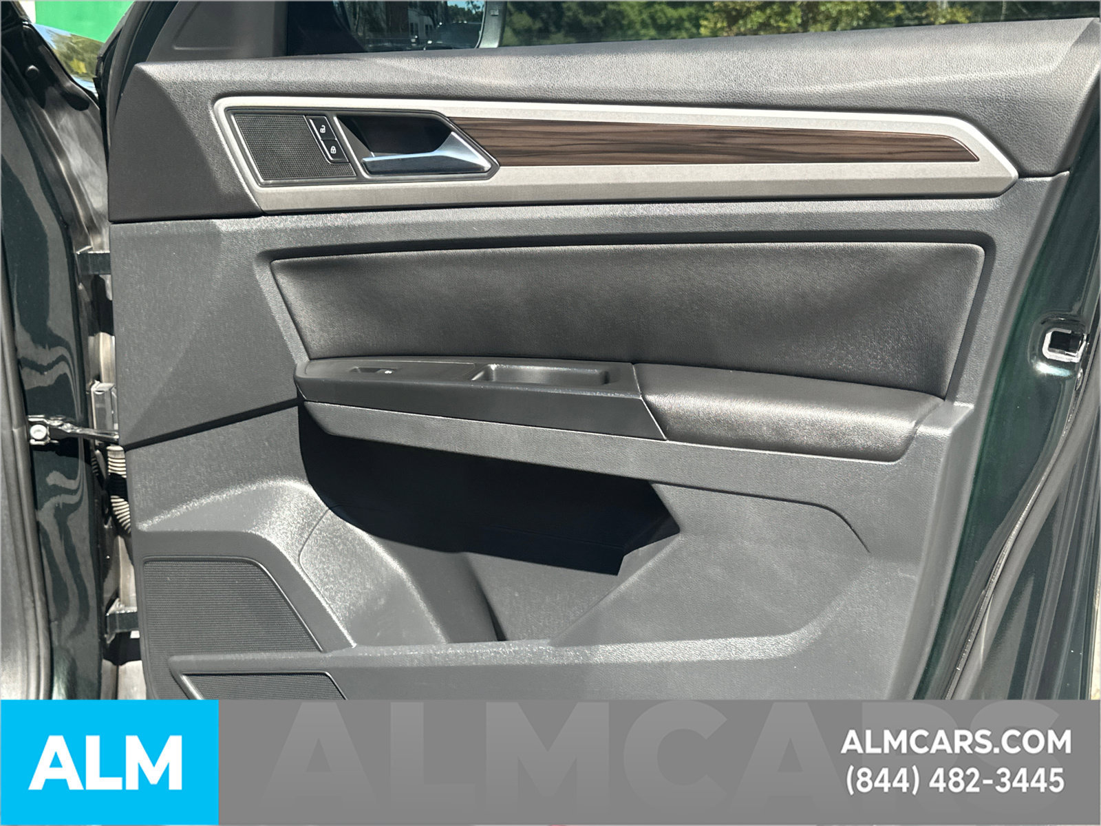 Used 2021 Volkswagen Atlas SE w/ Panoramic Sunroof Package FWD image 16