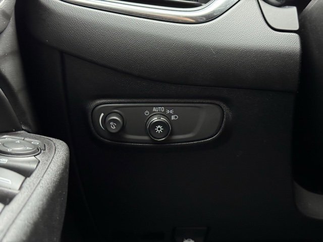 Used 2018 Chevrolet Equinox LT image 37