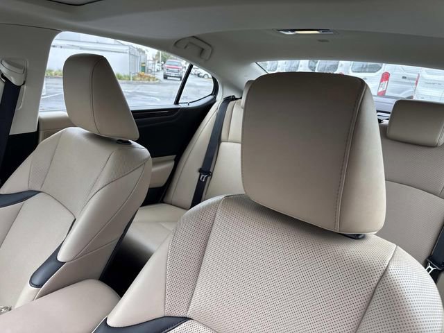 Used 2021 Lexus ES 350 w/ Premium Package image 22